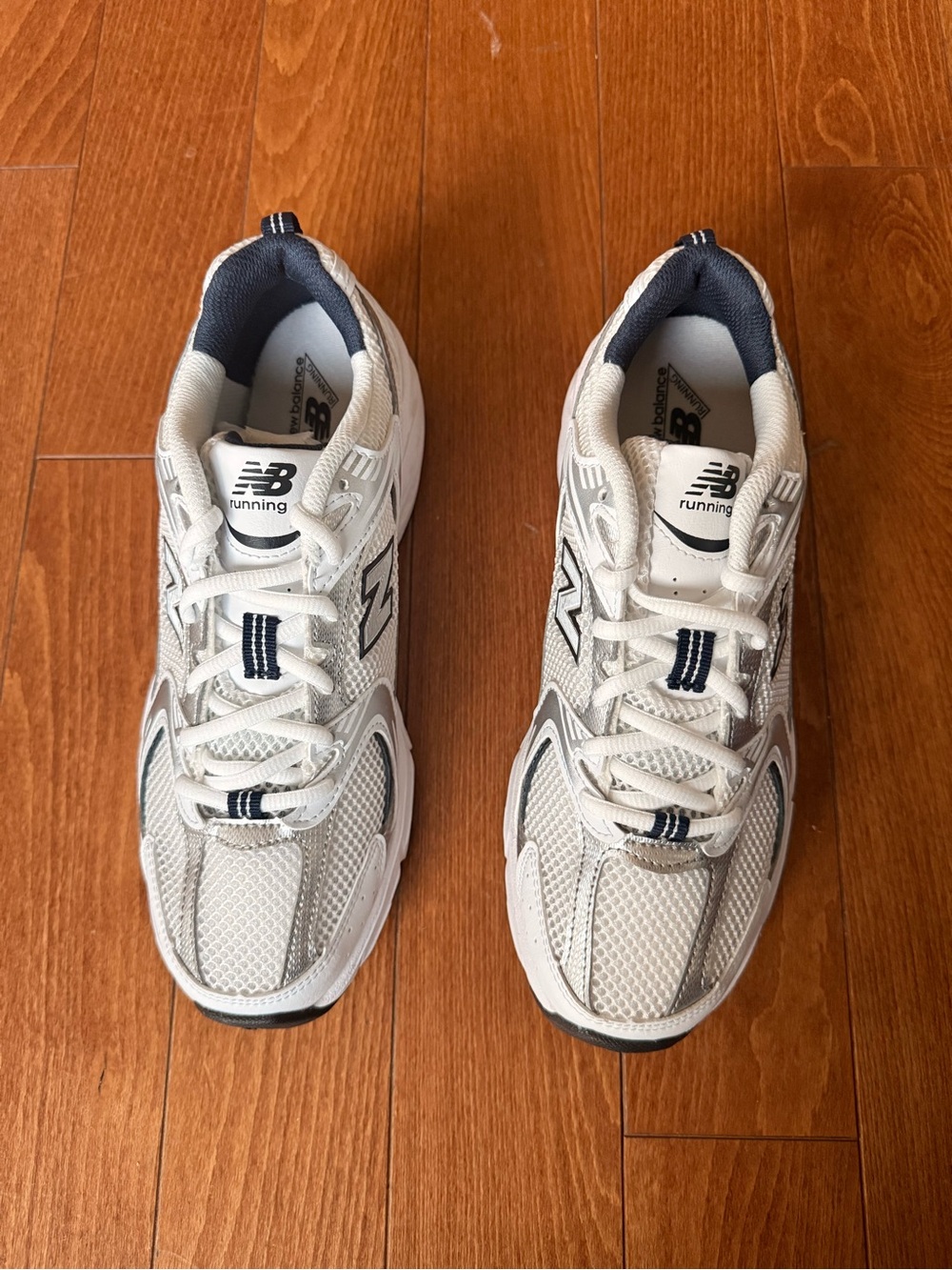 New Balance White/Navy 530 Womens - Picture 8 of 9